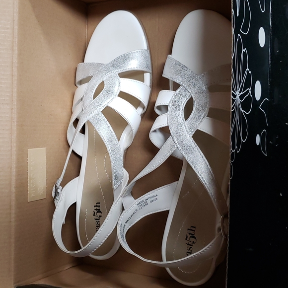 HOST PICK. Women's East 5th Dress Sandals Size 8.5 - Picture 5 of 6